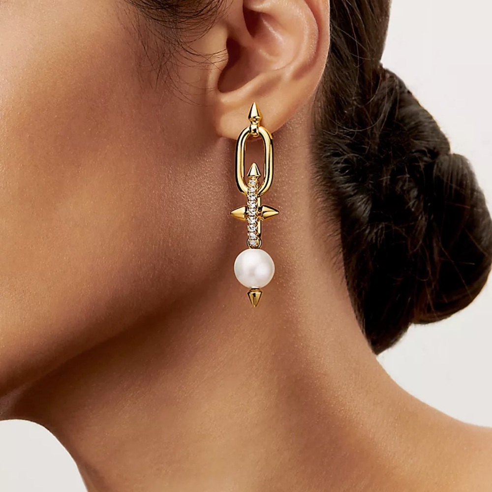 🚨FINAL PRICE🚨 Titan Pearl Earrings - Picture 3 of 8